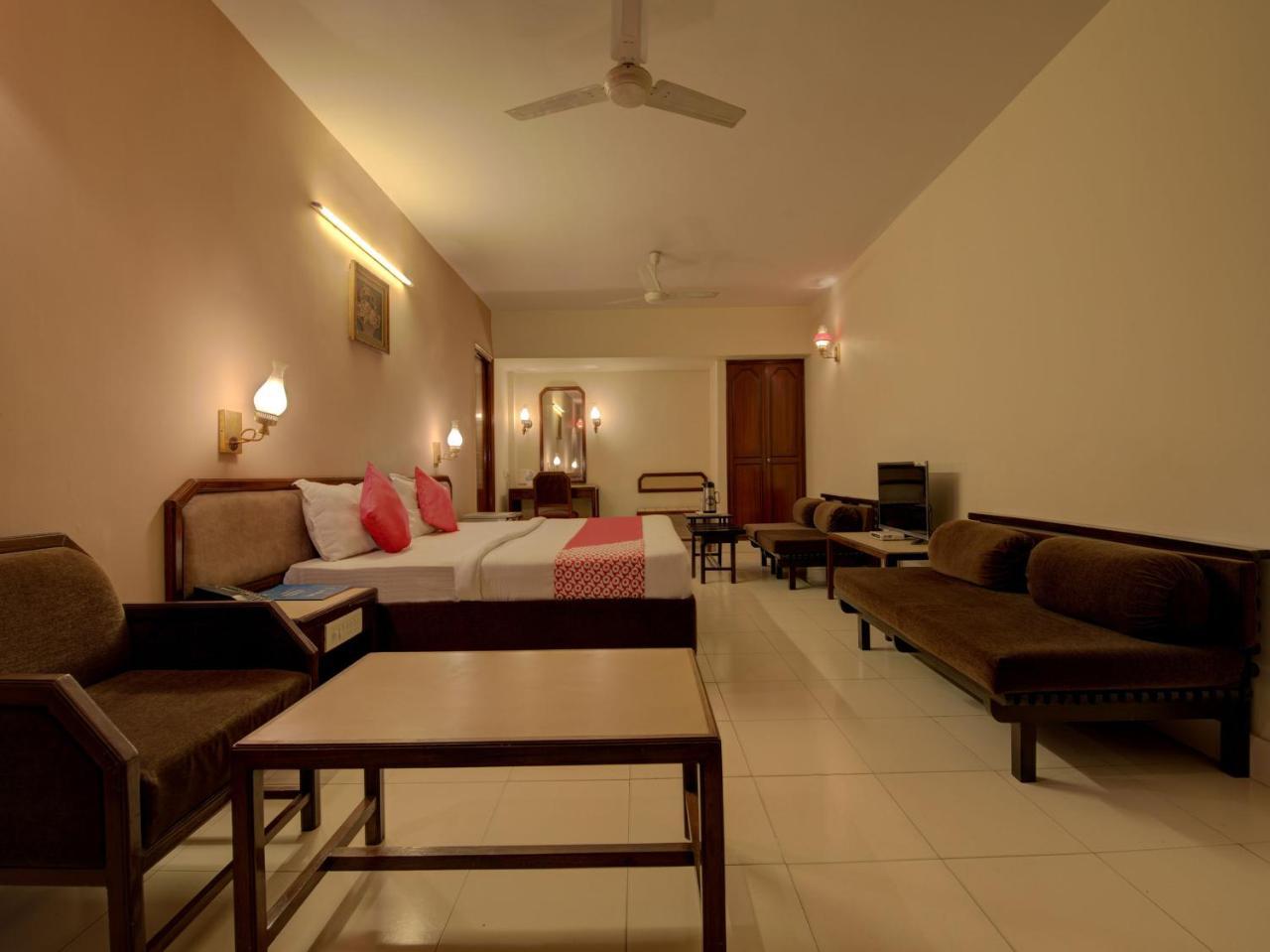 Oyo 1864 Hotel Yuvraj Ranchi Buitenkant foto