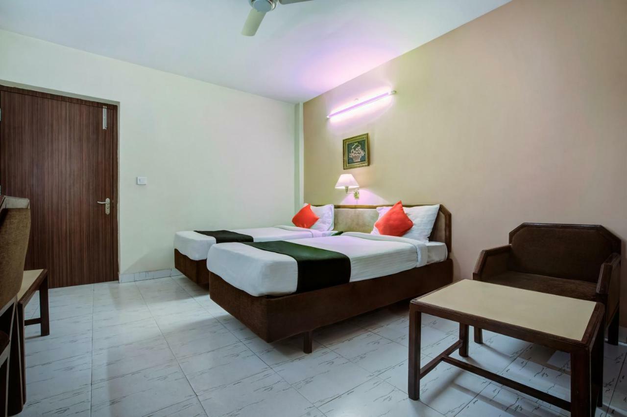 Oyo 1864 Hotel Yuvraj Ranchi Buitenkant foto