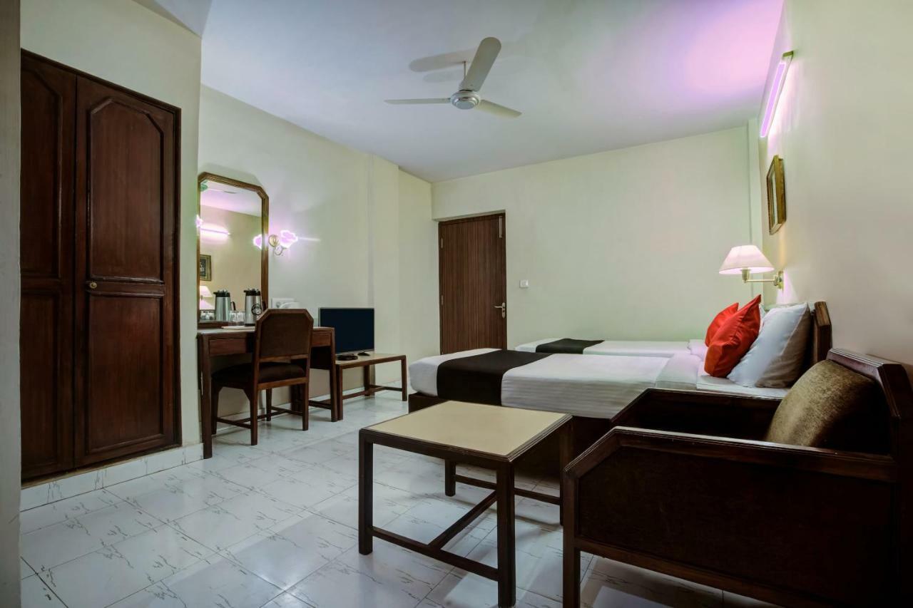 Oyo 1864 Hotel Yuvraj Ranchi Buitenkant foto