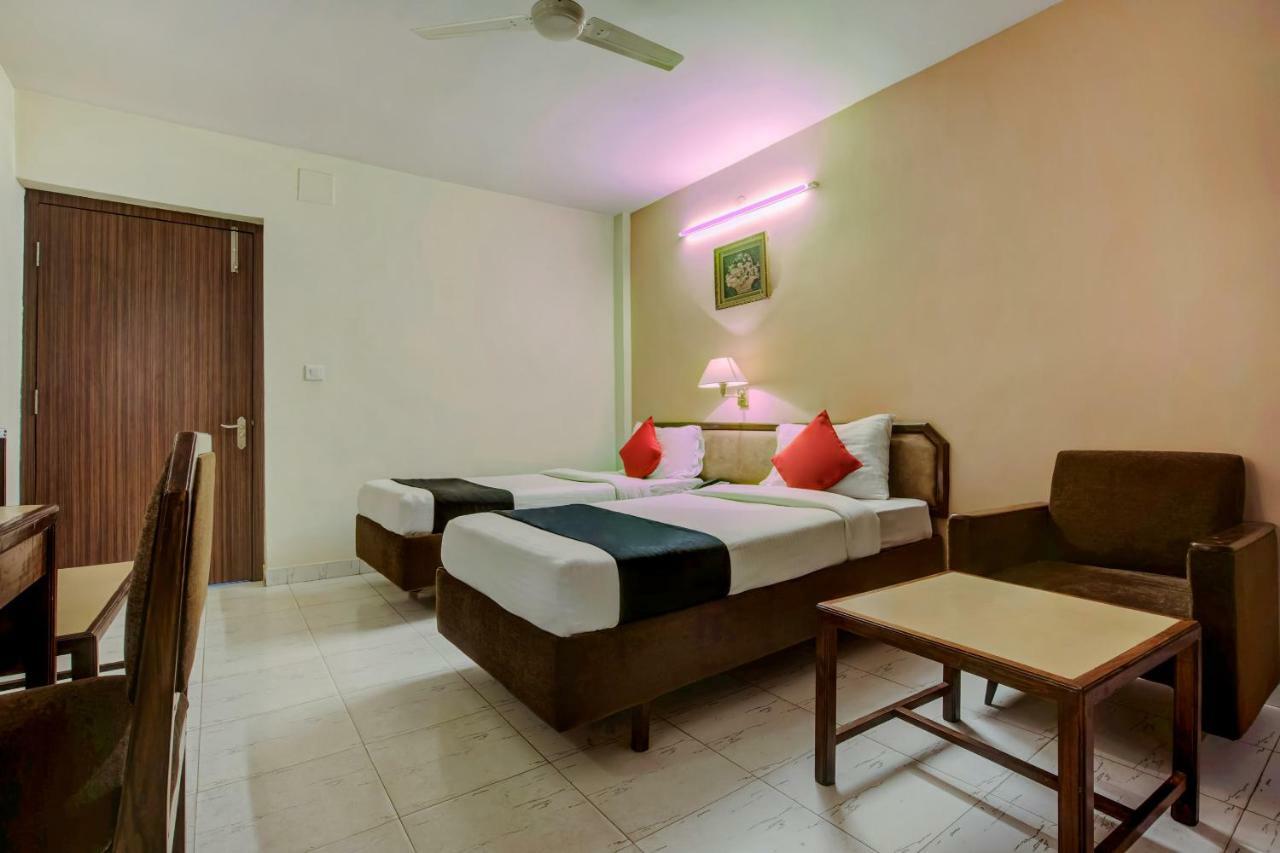Oyo 1864 Hotel Yuvraj Ranchi Buitenkant foto