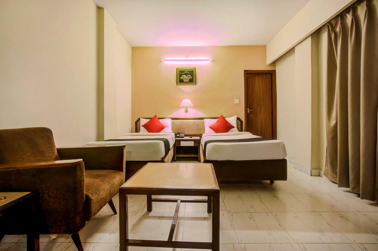 Oyo 1864 Hotel Yuvraj Ranchi Buitenkant foto