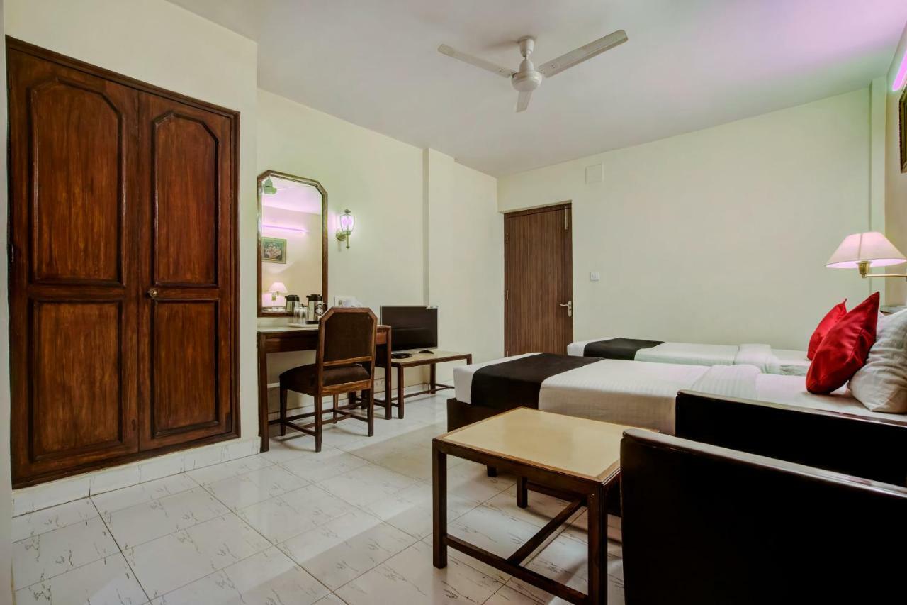 Oyo 1864 Hotel Yuvraj Ranchi Buitenkant foto