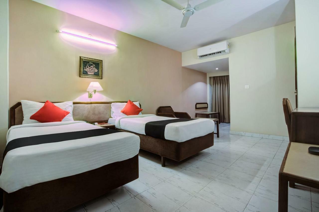 Oyo 1864 Hotel Yuvraj Ranchi Buitenkant foto